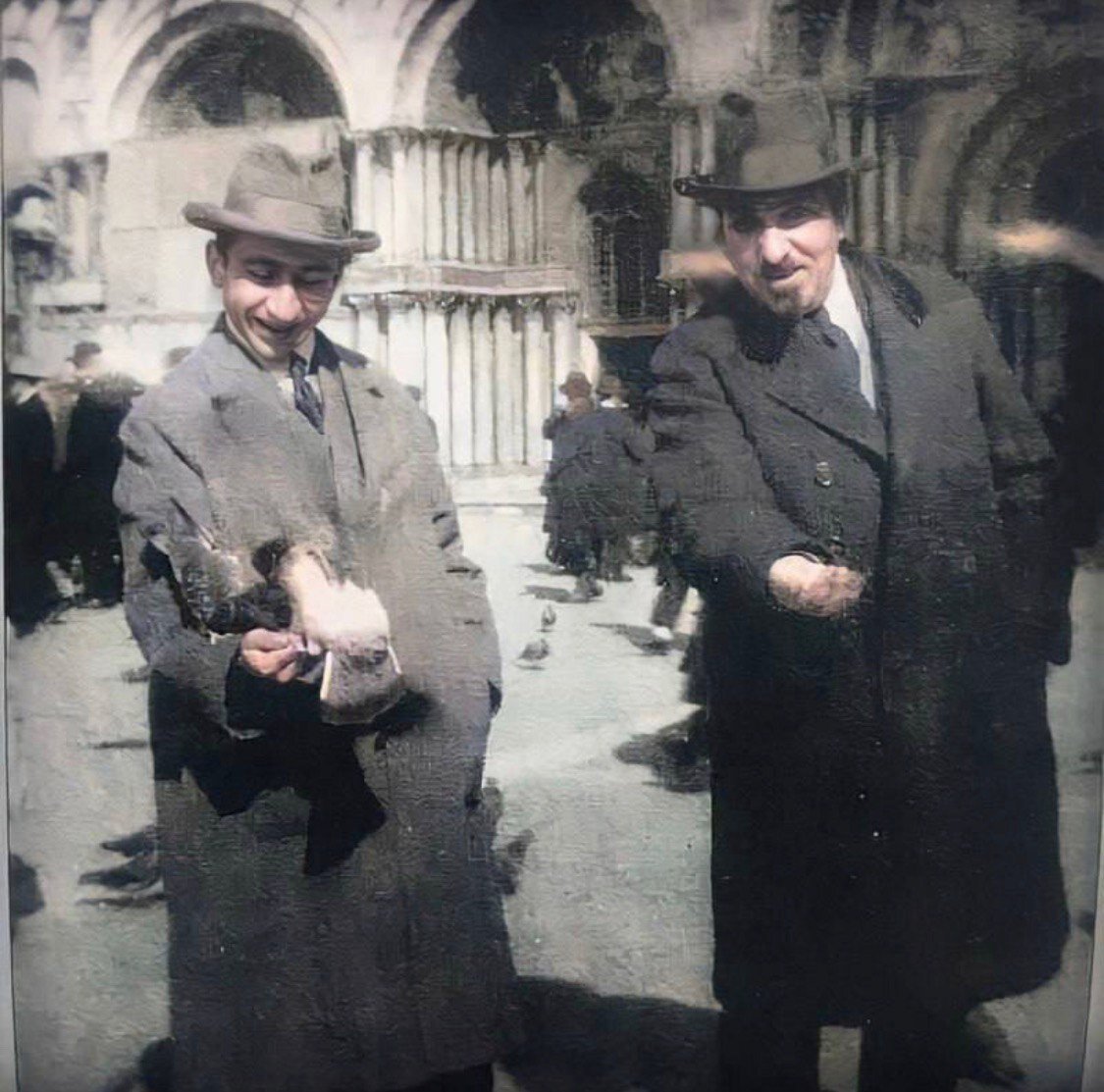 Егише Чаренц и Аветик Исаакян в Венеции