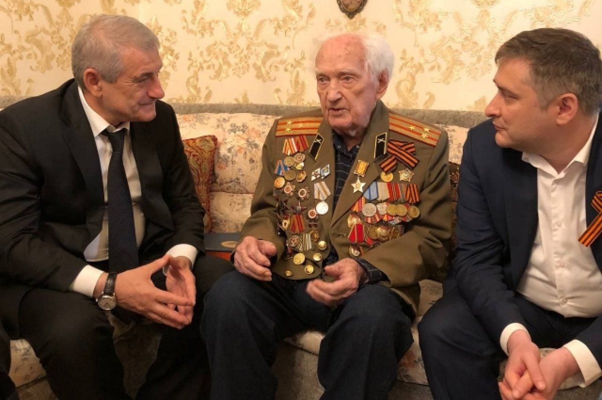    В Дагестане поздравили со 100-летием ветерана — уроженца Тульской области