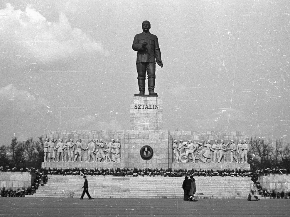 Памятник Сталину в Будапеште и что от него осталось