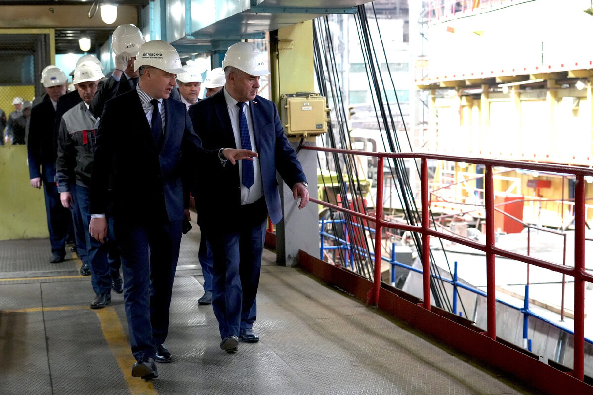 Делегация Совета Федерации посетила Амурский судостроительный завод (входит в ОСК)