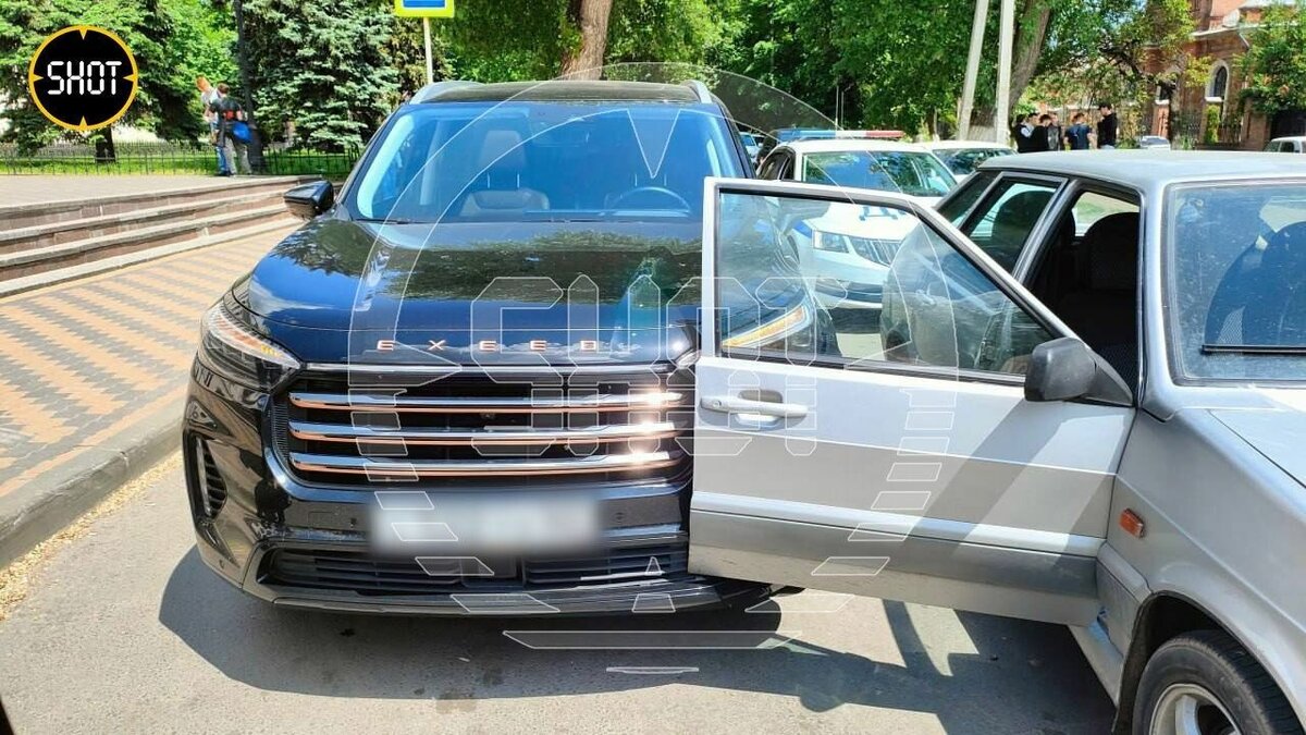     Певец не пострадал.