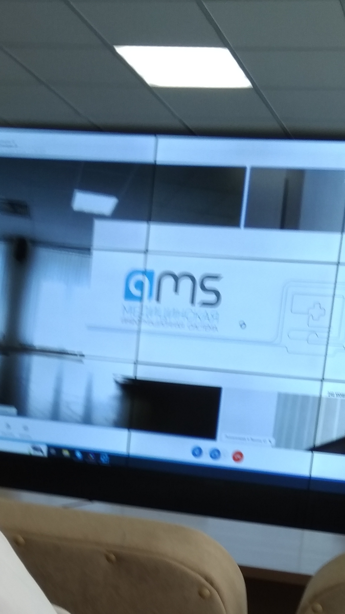 Фото автора. На работе. Бесконечно обучаемся...