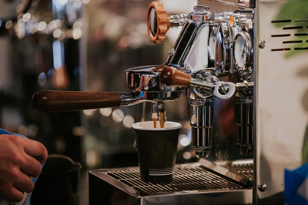     Как почистить кофемашину любого типа натуральными средствами? Кофе станет в разы вкуснее!