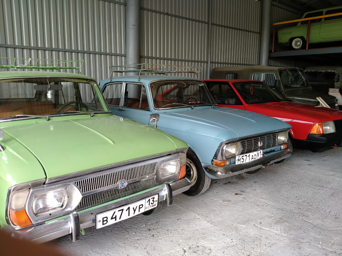 В коллекции Руслана уже более дюжины разных "Москвичей".