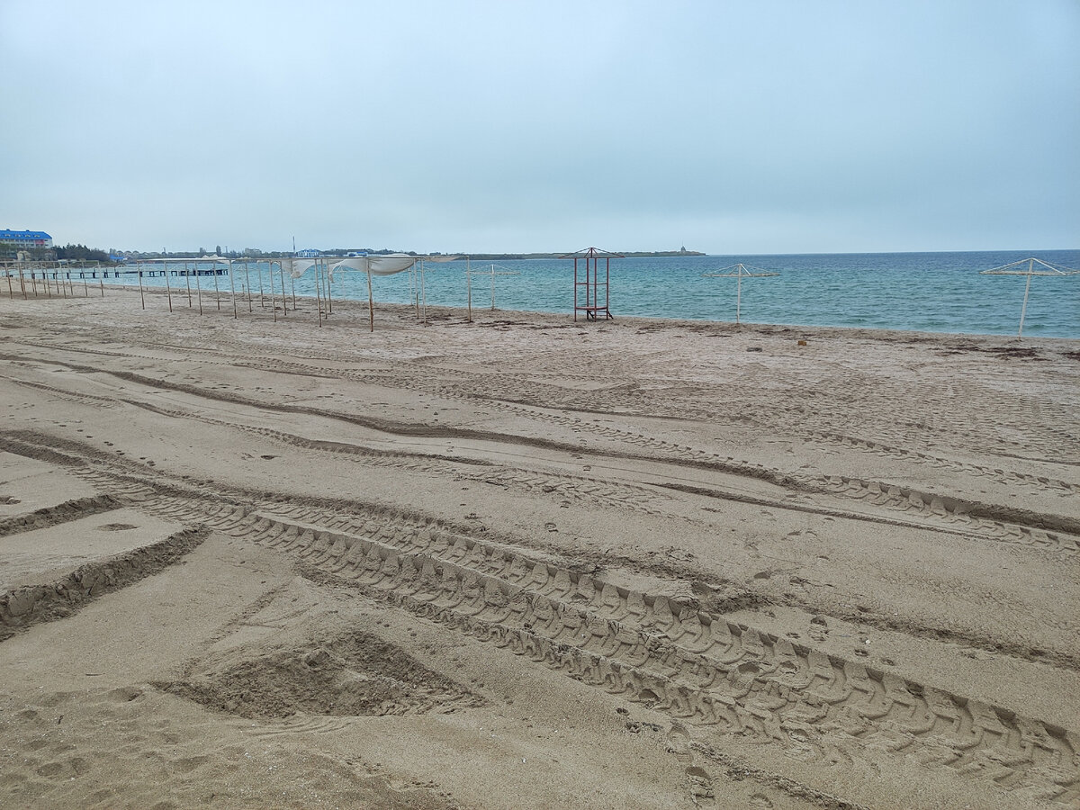 пляж в Черноморском возле ЖК Итальянской древни.