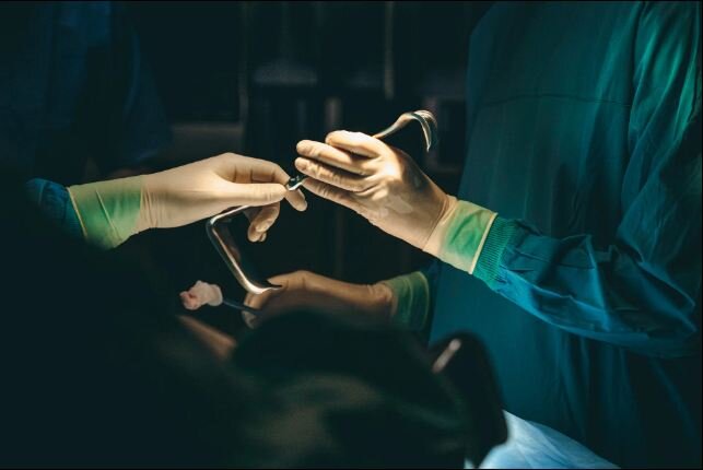 Кадр из фильма "Дыхание". Источник фото: https://www.kinopoisk.ru/picture/3931061/