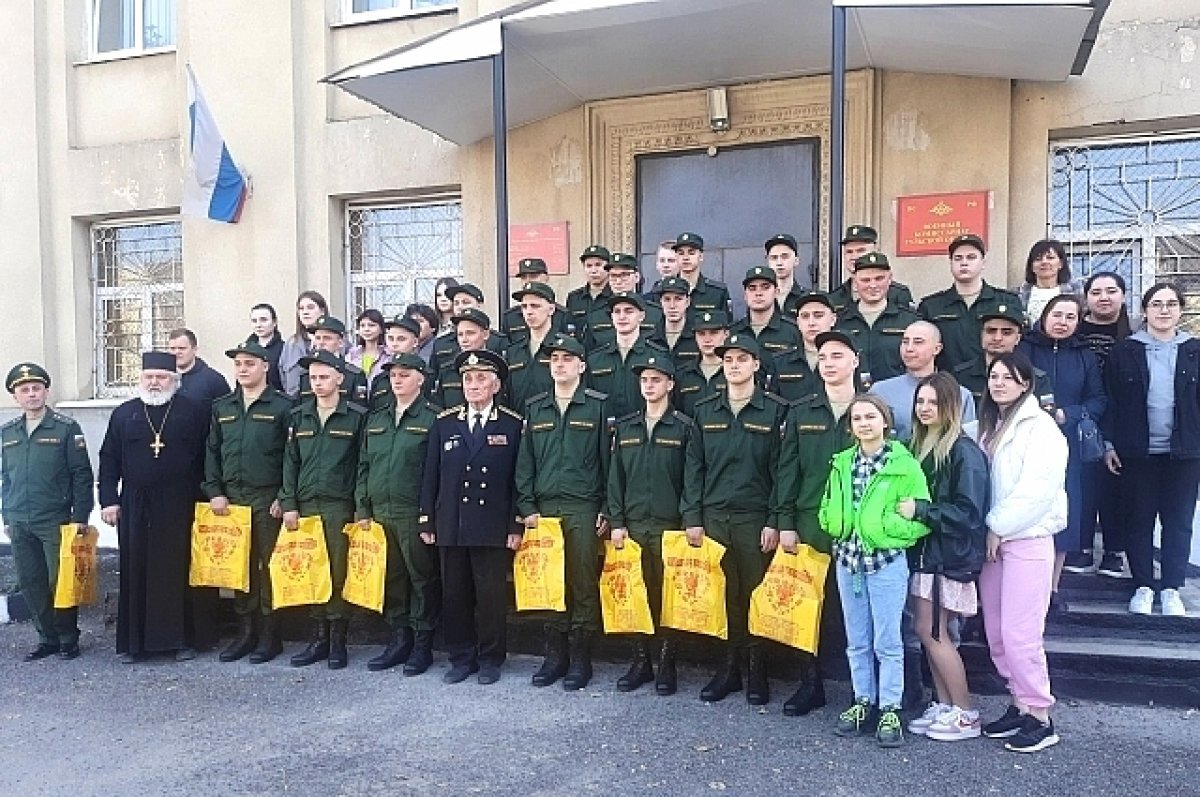    26 будущих танкистов. В Туле стартовали проводы призывников