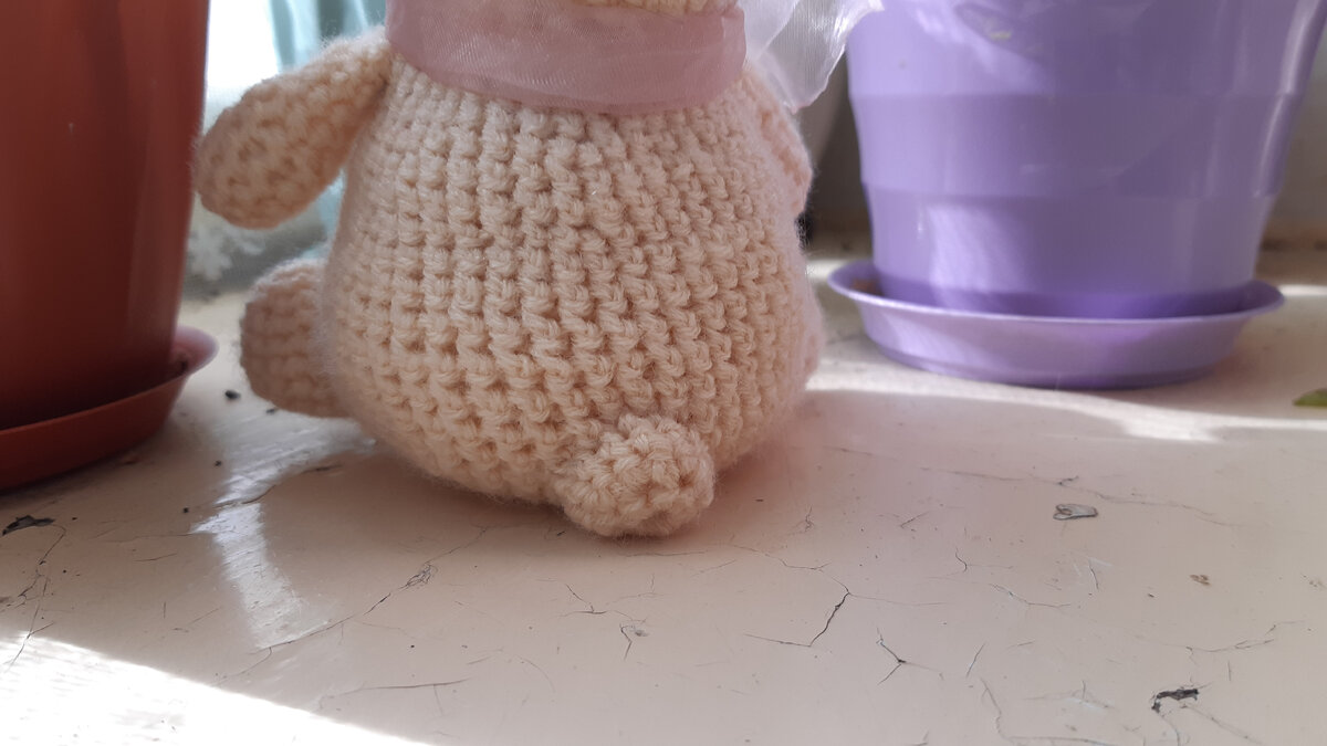 Милота! Обычно игрушечным мишкам не делают хвосты, а тут и хвостик есть