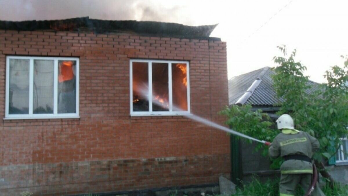     В Ростове объявили о гибели женщины в сгоревшем доме в квартале Змиёвки в Советском районе, об этом сообщили в пресс-службе ГУ МЧС по Ростовской области.