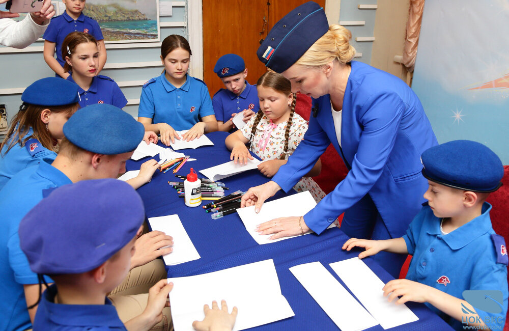 Юнармейцы клубного формирования "Взлёт" ЦОК ВКС приняли участие во всероссийской акции «Письмо солдату»