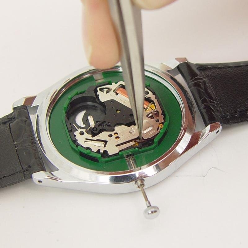 Стоит ли ремонтировать кварцевые часы?