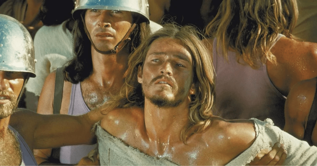 Кадр из фильма «Иисус Христос — Суперзвезда».
Источник: https://pikabu.ru/story/strasti_po_floydu_7498123?view=amp