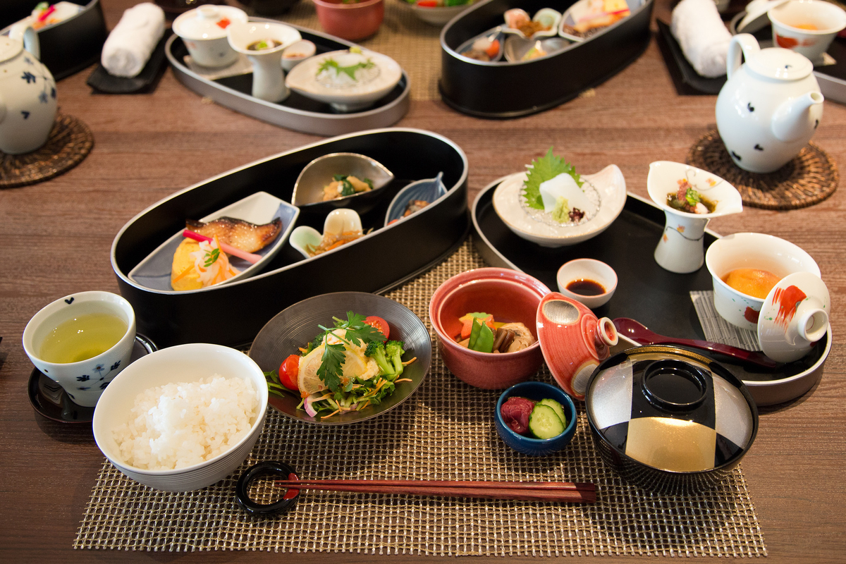 Японская домашняя кухня. Кайсэки РЁРИ. Японский обед Кайсеки. Кайсэки в Японии. Японская столовая кайсэки.