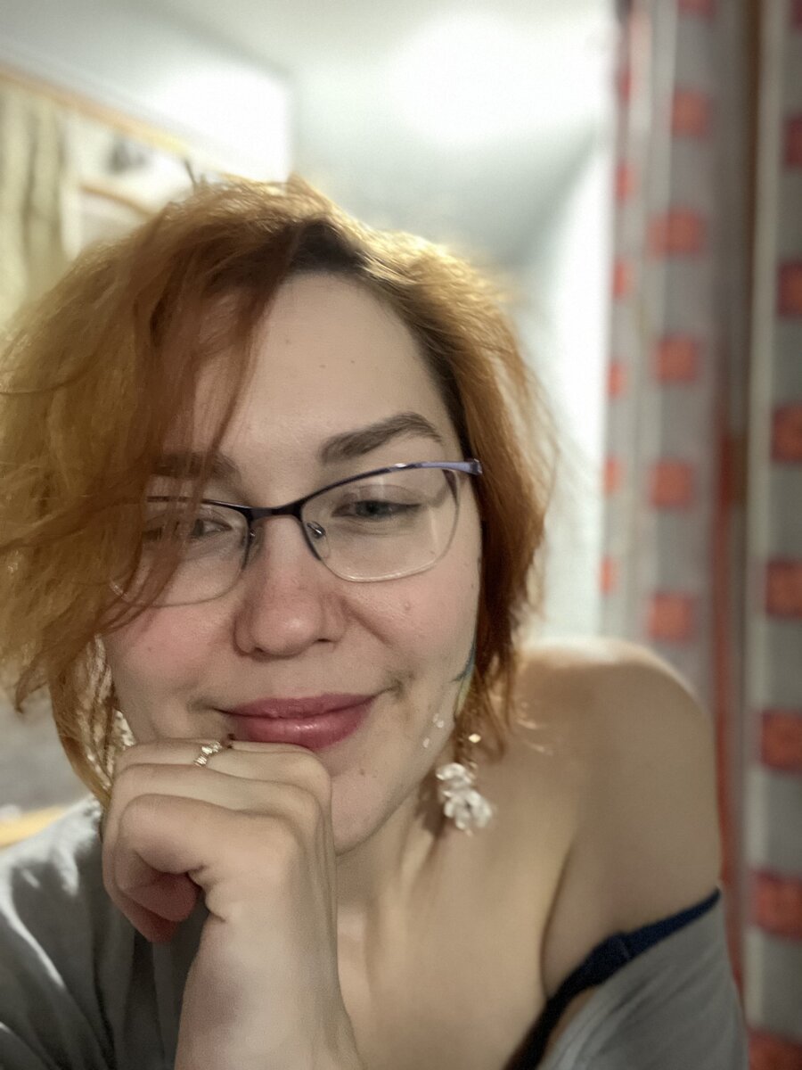 Очень люблю это фото ☺️😋🤤 Оно где-то на грани приличности и не очень 🤭 Чувственно получилось… по выпендрёжному 😃