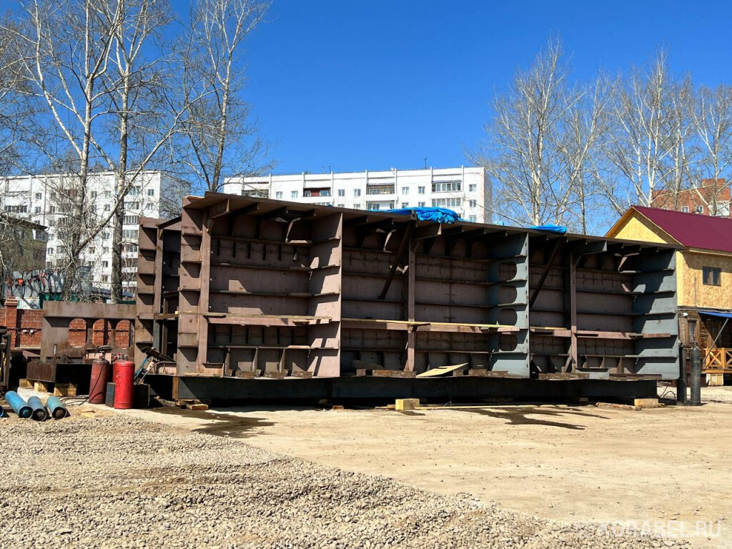 Формирование стапеля на производственной базе "Восточно-Сибирского речного пароходства" / Фото: Корабел.ру  📷
