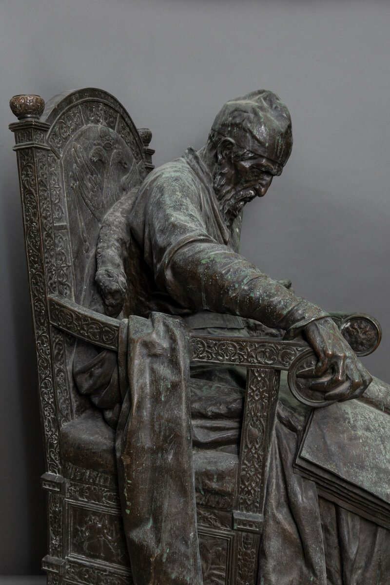 Скульптура Ивана Грозного работы Марка Антокольского. Фото до реставрации