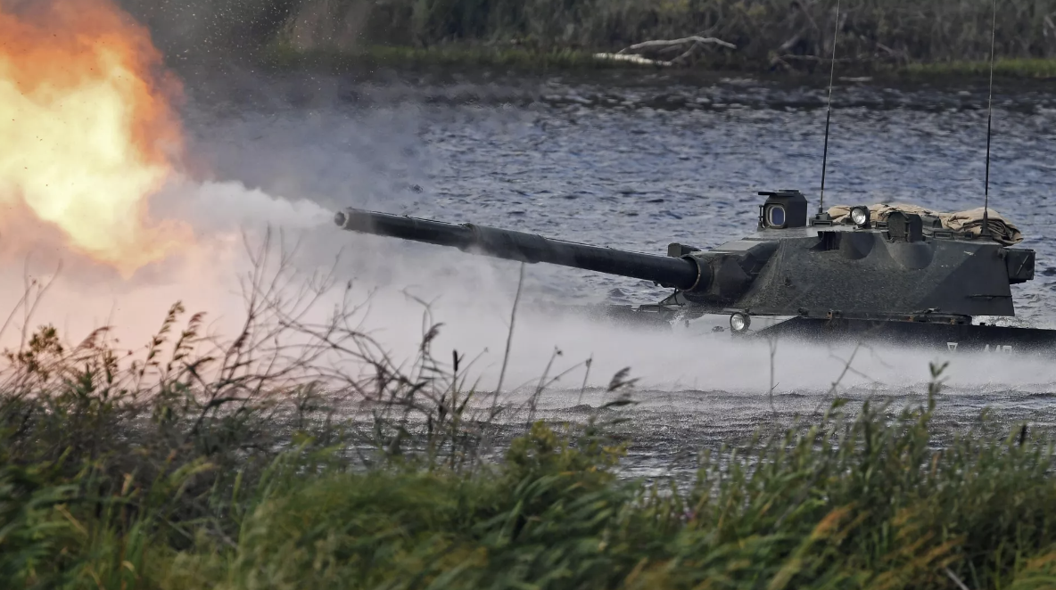 «Спрут-СДМ1» на огневых испытаниях на воде © РИА Новости