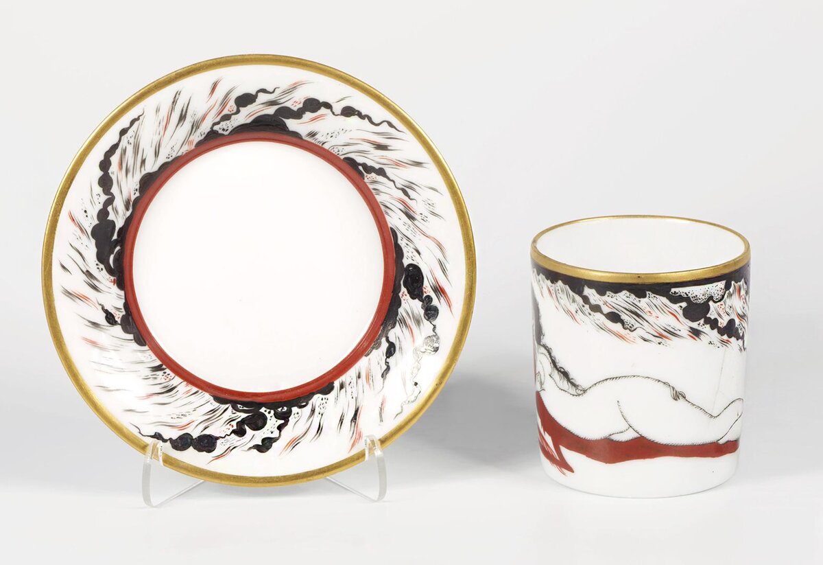 Чашка с блюдцем "Женщина и чёрт". 1921. Автор композиции Чехонин С.В., исполнитель Рукавишникова В.Ф. Роспись надглазурная полихромная, позолота. Размеры: 7,7*9,2*7,1 см. (чашка), и 2,9*14,0 см. (блюдце). Собрание Эрмитажа. Предмет поступил в 2002-м году. Передан в составе коллекции Музея Фарфорового завода. Инв. номер Мз-С-3214. Изображение взято из каталога Эрмитажа. Листайте галерею вправо.