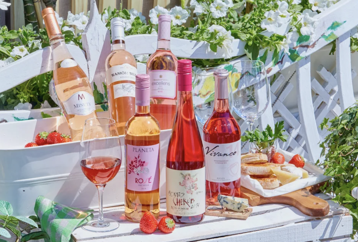 Розовые вина кб. Розовое вино. Розе вино. Праздник розового вина. Международный день розового вина.