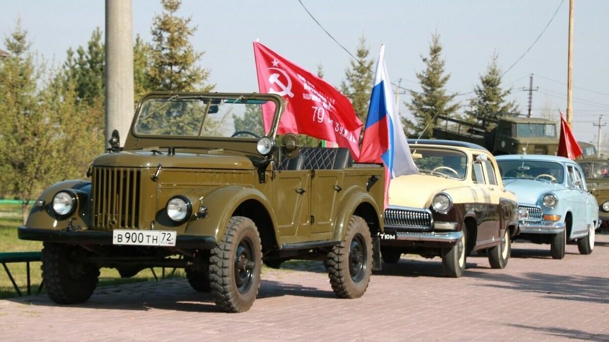    В преддверии Дня Победы в Тюмени состоится традиционный автопробег ретро-автомобилей и боевой техники. На 9 мая назначен и торжественный парад парусных катамаранов.