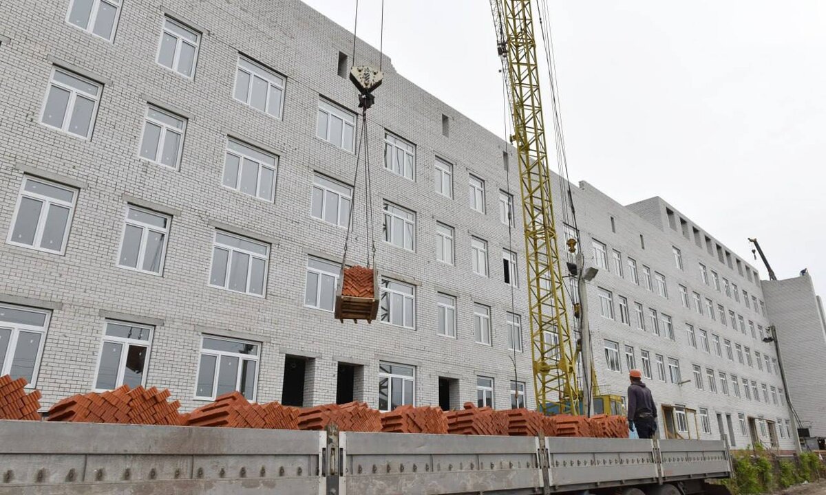    Богомаз объехал ключевые стройки Брянска: не всё порадовало губернатора — обещал вернуться avchernov