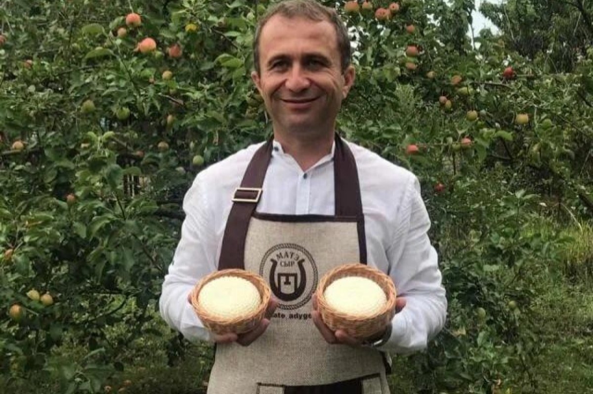    Казбек Цишев знает секреты сыроварения.