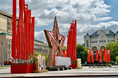    Декоративные элементы ко Дню Победы © Комплекс городского хозяйства города Москвы