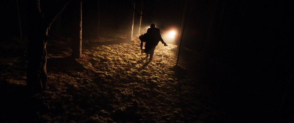 Визуал фильма похвалил даже ленивый. Хотя разве можно было ждать иного от клипмейкера?