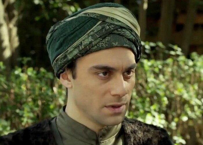 Кадр из сериала Великолепный век. Роль Газанфера исполнил Джавит Четин Гюнер.