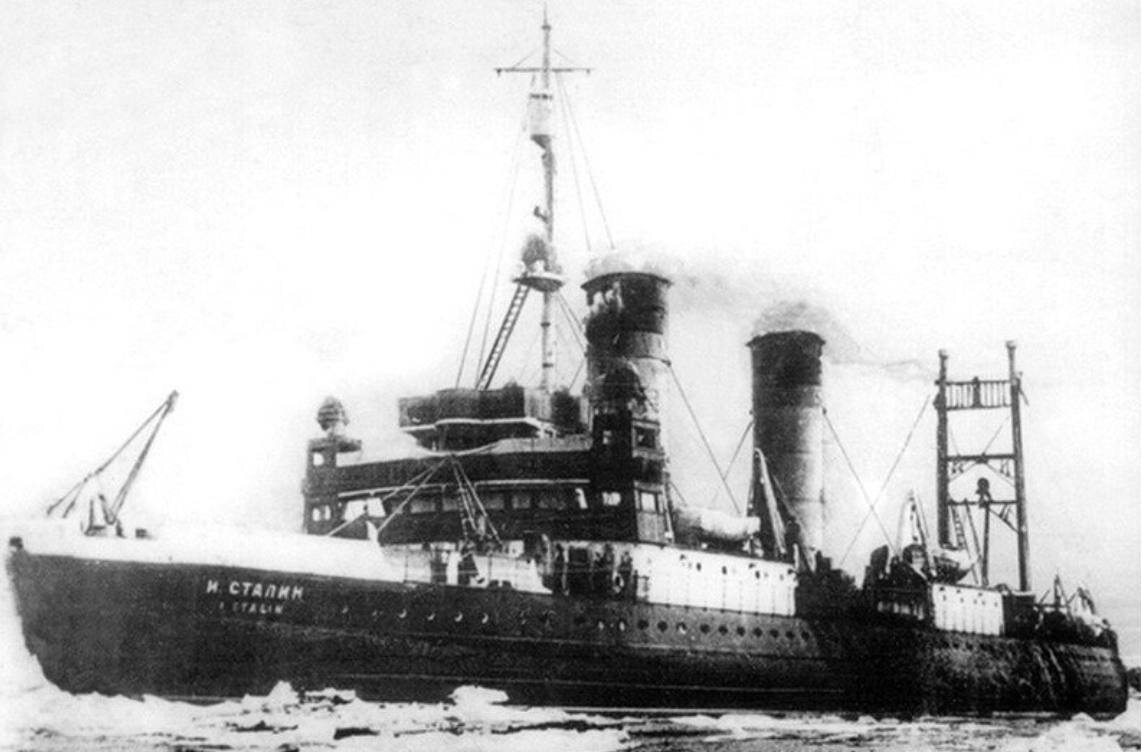 Грузопассажирский турбоэлектроход «Иосиф Сталин»