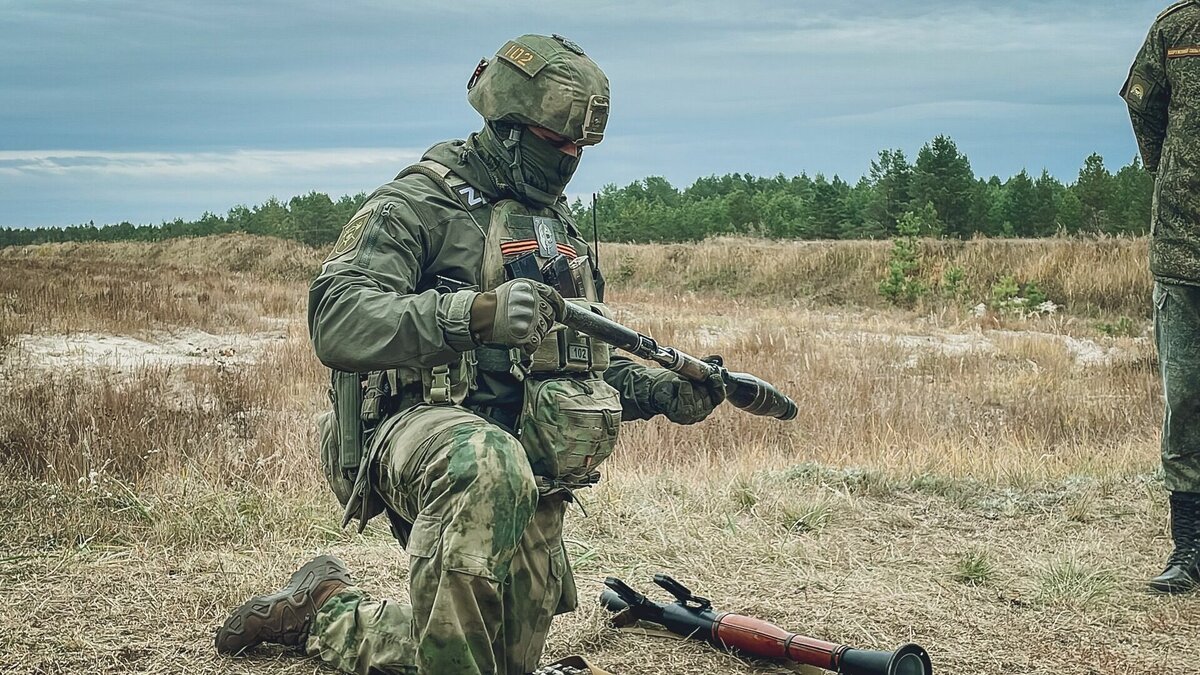     Военком республики Андрей Артемьев во время планерного совещания в мэрии назвал число жителей Петрозаводска, которых планируется набрать на службу по контракту.