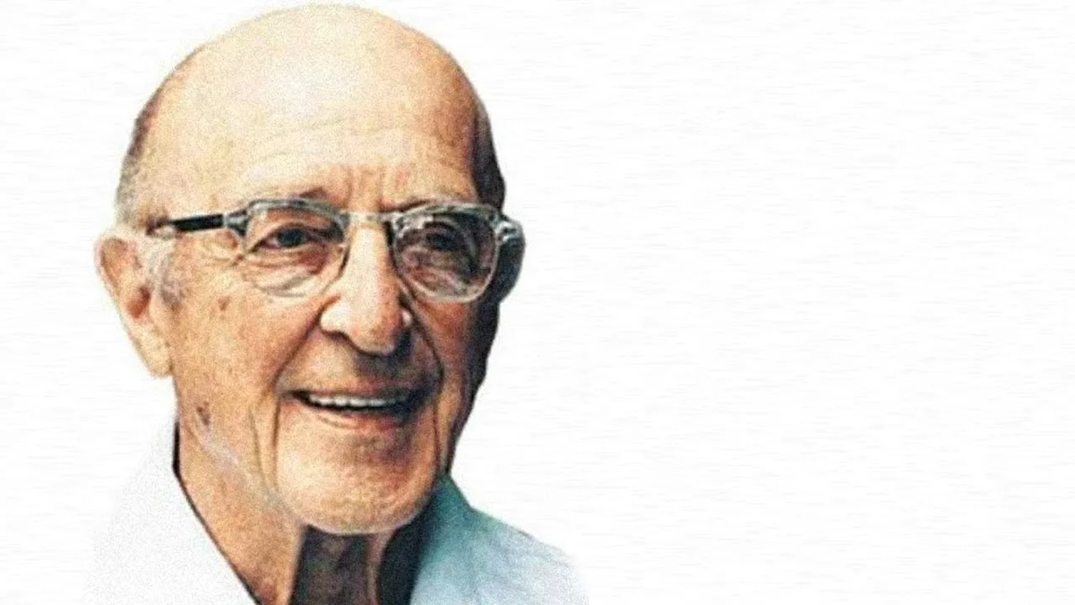 Мосли. Irons. Роджер моусли магнум. E rogers. Роджер митчелл.