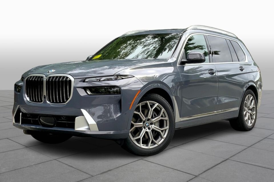 BMW X7 2023 года
