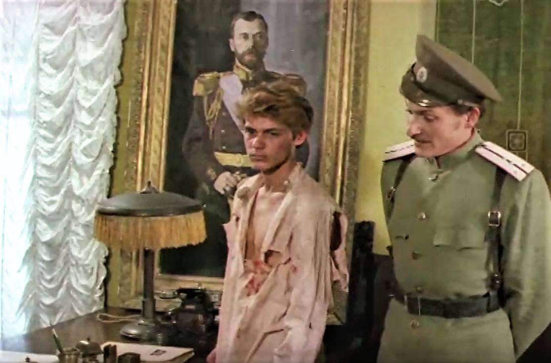 Кадр из телефильма "Золотые туфельки" (1981)