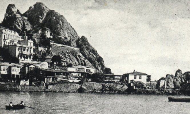 Гурзуф. Генуэзская крепость. Источник: эторетро.ru