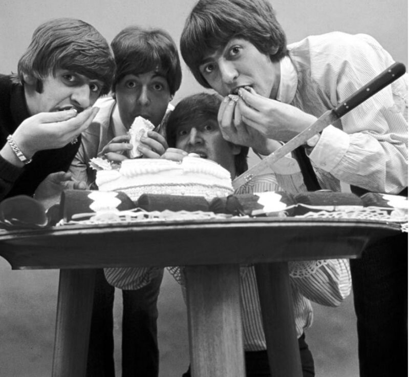 Beatles soiled with Cake