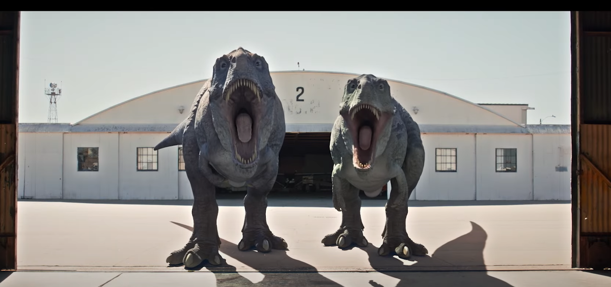 По мнению режиссера взрослые тираннозавры выглядят именно так.