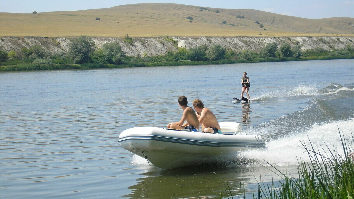     Число ростовчан, желающих приобрести туры в Крым для летнего отдыха, значительно сократилось, сообщил RostovGazeta директор турагентства Максим Гурин.