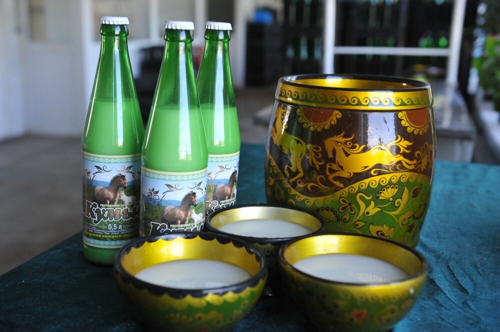 напитки народов. пульке мексиканская. напитки национальной кухни. посуда для кумыса. пульке мексика.