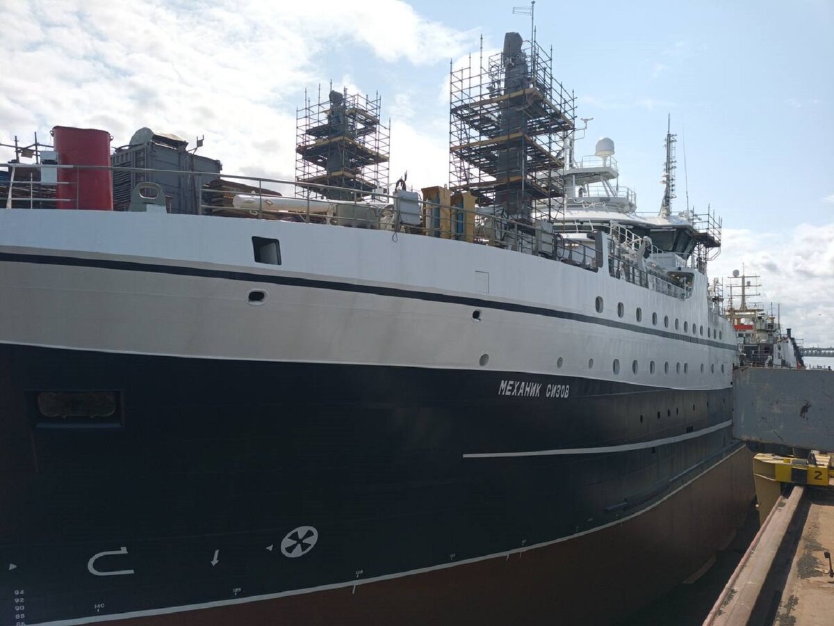 Адмиралтейские верфи (входят в ОСК) завершили доковые работы на бмрт "Механик Сизов"