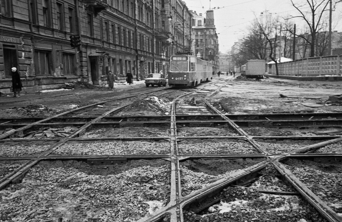 Лето 1990 2023 г. Чкаловский проспект Ленинград. Чкаловский проспект Санкт-Петербург трамвай. Трамвай Чкаловский проспект. Санкт-Петербург Петроградка 90-е годы.