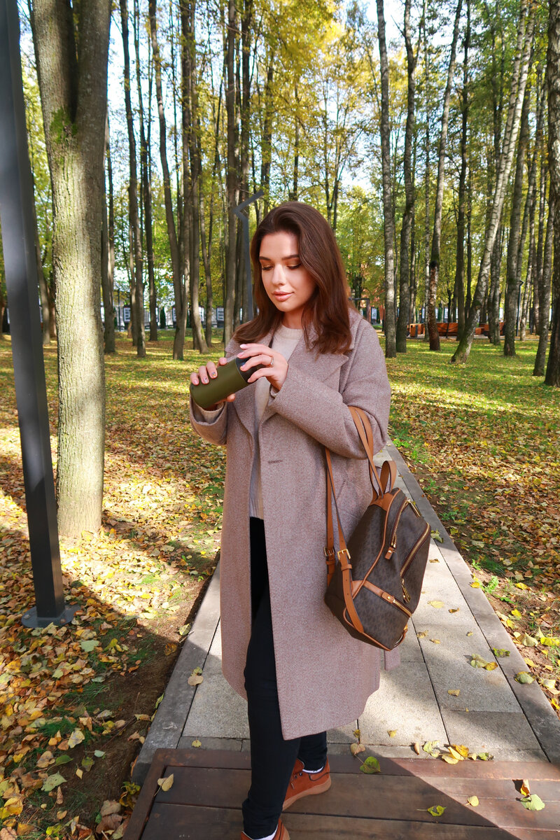 Рюкзаку 7лет. В идеале. Куплен в Цуме. Стоимость не вспомню