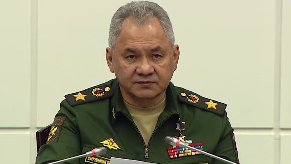     Министр обороны Сергей Шойгу назвал подрыв Каховской ГЭС терактом. По его словам, украинская сторона пошла на этот шаг для того, чтобы иметь возможность перебросить своих военных с херсонского направления в район контрнаступления.