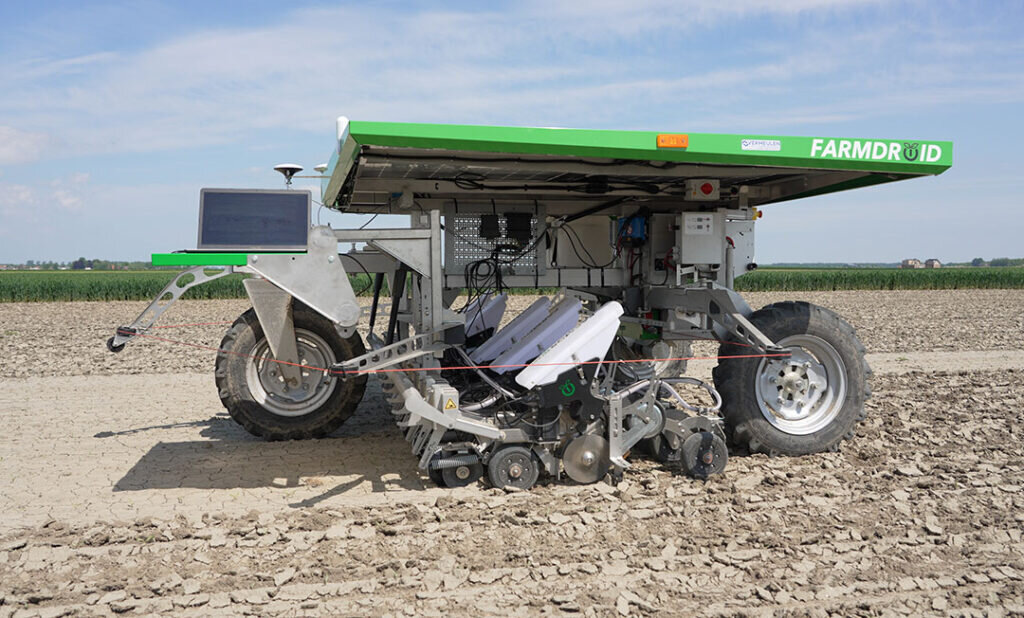 Farmdroid в работе. Фото https://www.futurefarming.com/