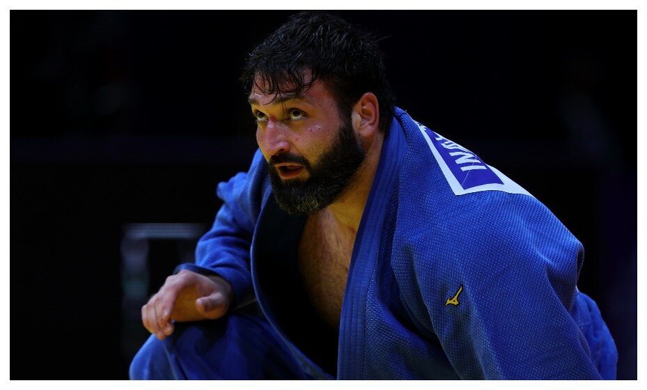    Россиянину Тасоеву вручили золото ЧМ-2023. Фото: Global Look Press