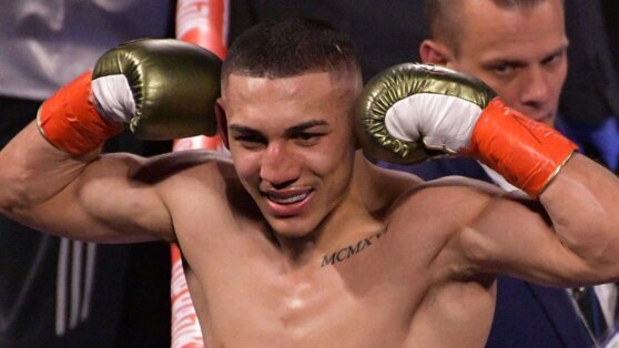    Боксер Лопес одолел Тейлора в бое за чемпионский пояс Юлия Шелковенко