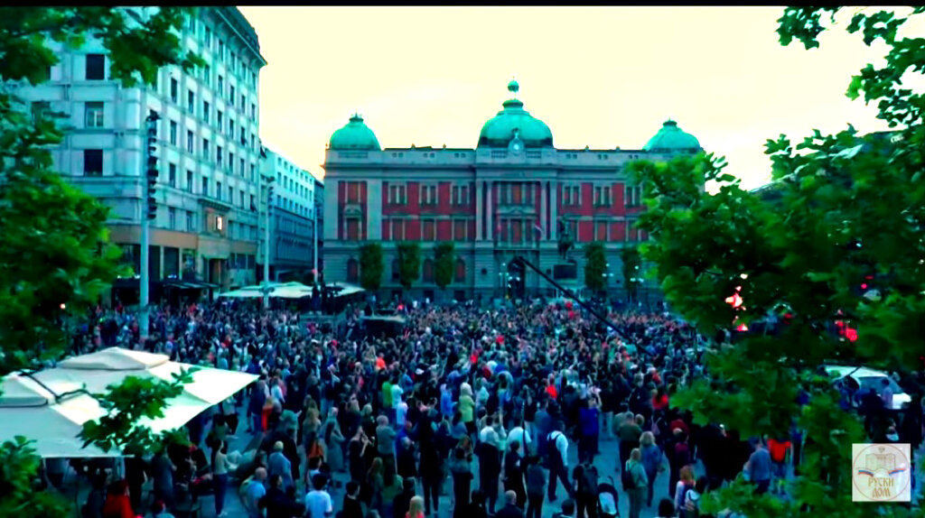 скрин сделан автором из концерта Пелагеи в Сербии