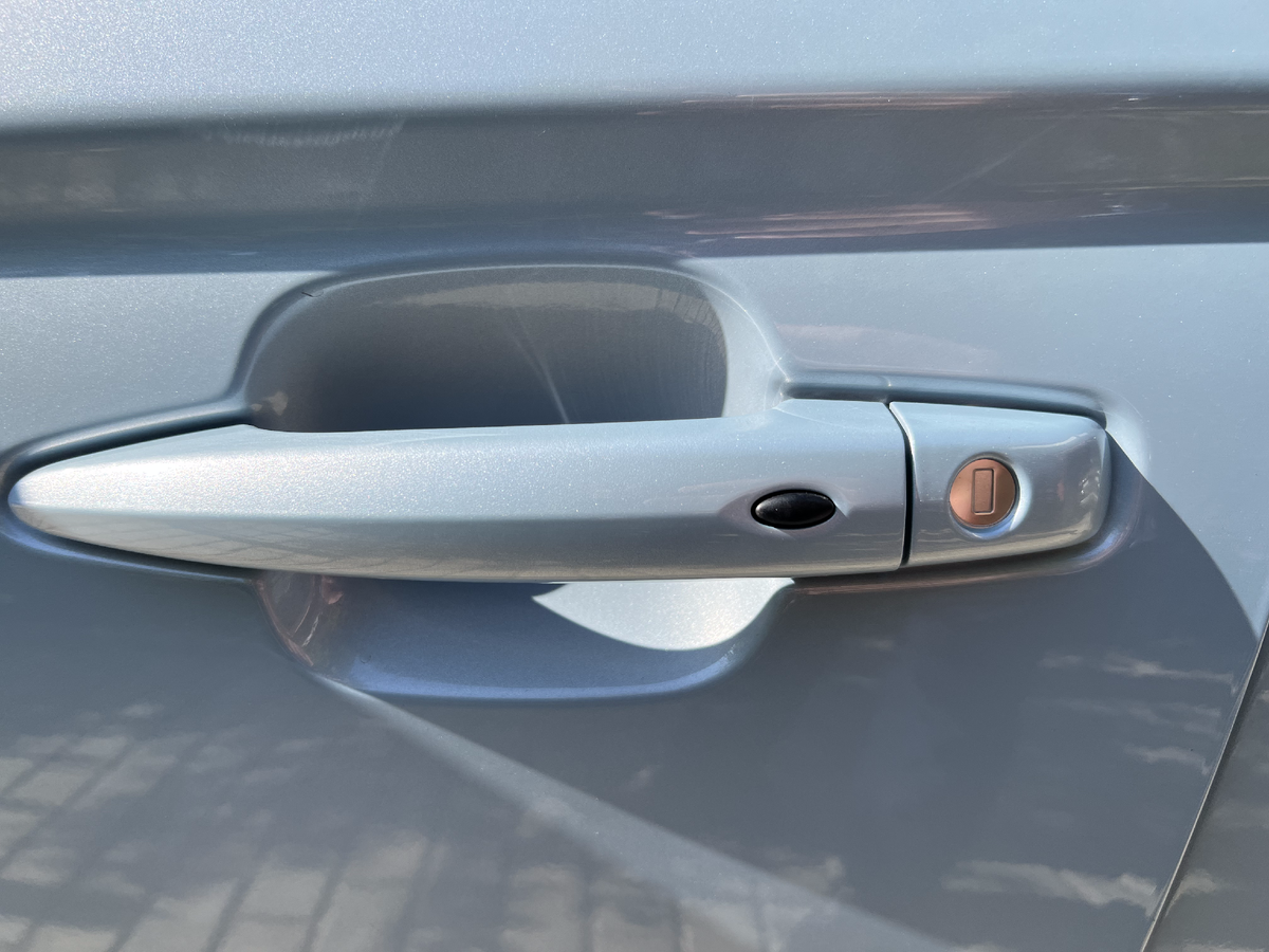 Кнопка на двери