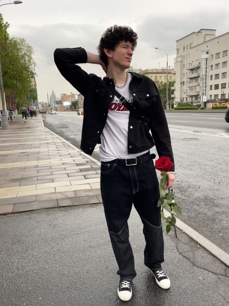   📷
