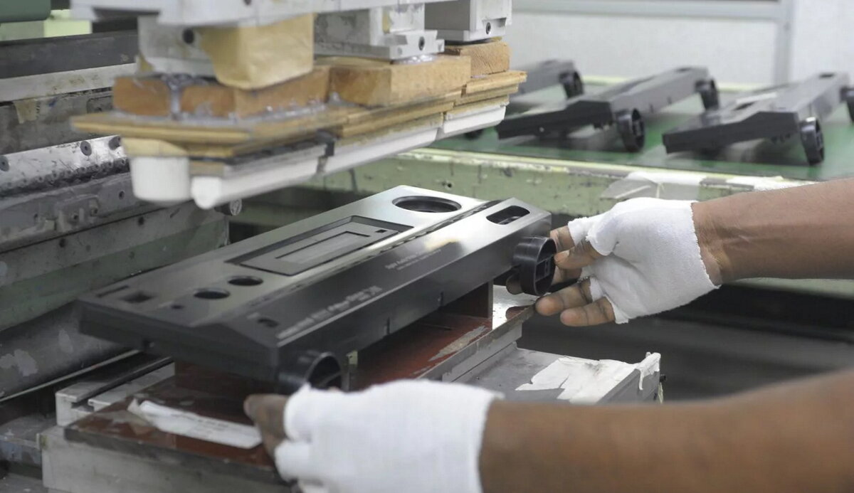 Процесс тампонной печати.